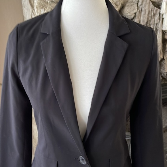 Blazer - Picture 3 of 5